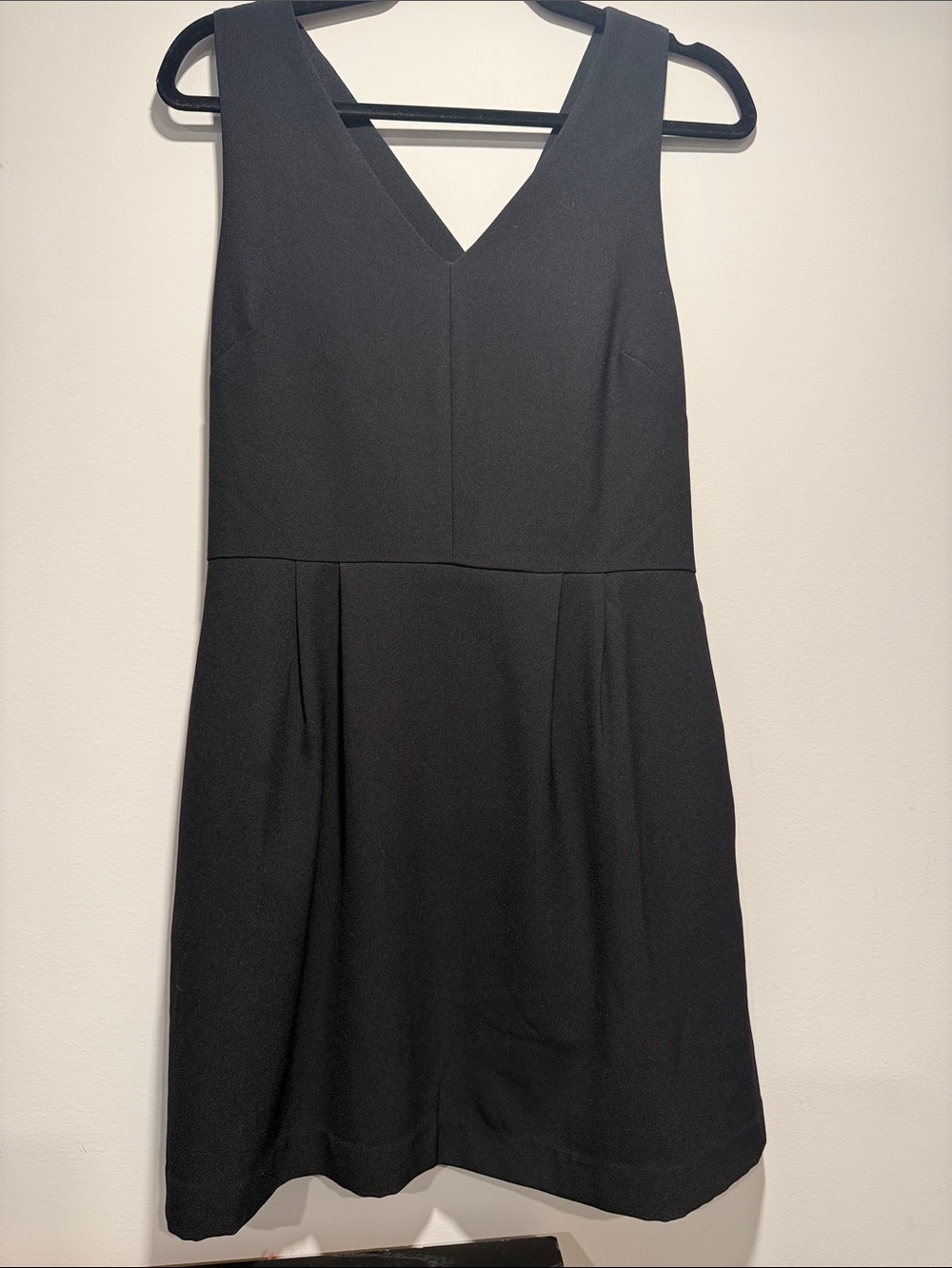 Banana Republic Black V-Neck Sleeveless Mini Dress